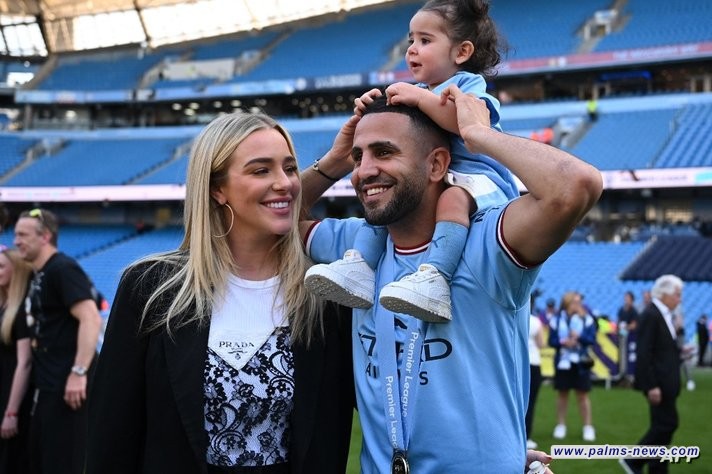 طائرة النجم الجزائري رياض محرز تتعرض لمطب جوي